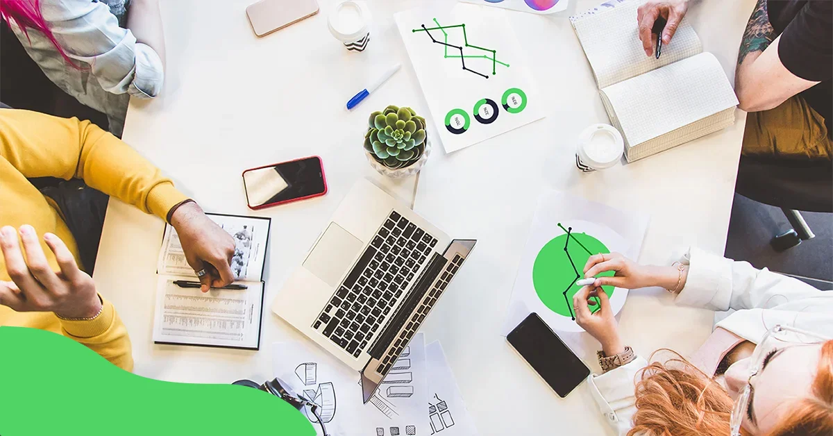 7 sposobów na ulepszenie komunikacji i organizacji pracy w dziale handlowym dzięki CRM